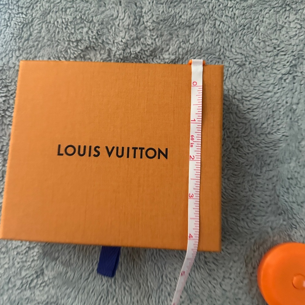 Louis Vuitton accessories box - Picture 2 of 6